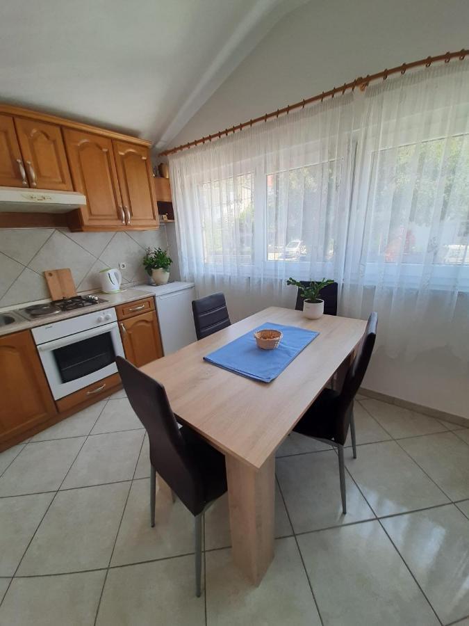 Apartments Ivanka Стариград-Пакленица Екстериор снимка