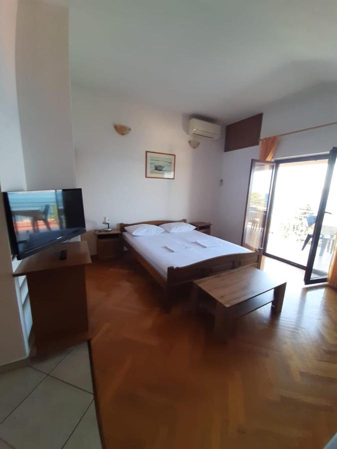 Apartments Ivanka Стариград-Пакленица Екстериор снимка