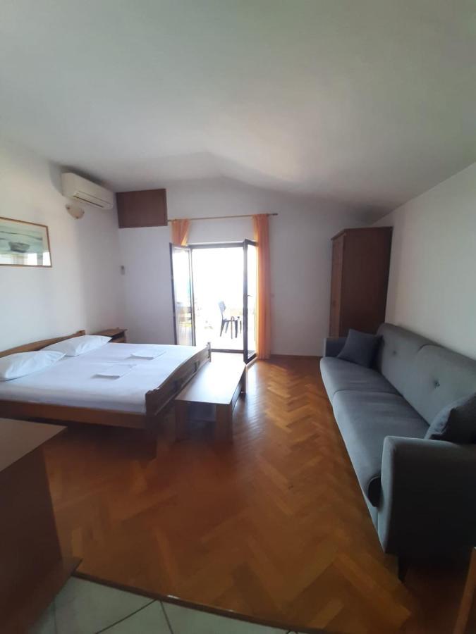 Apartments Ivanka Стариград-Пакленица Екстериор снимка