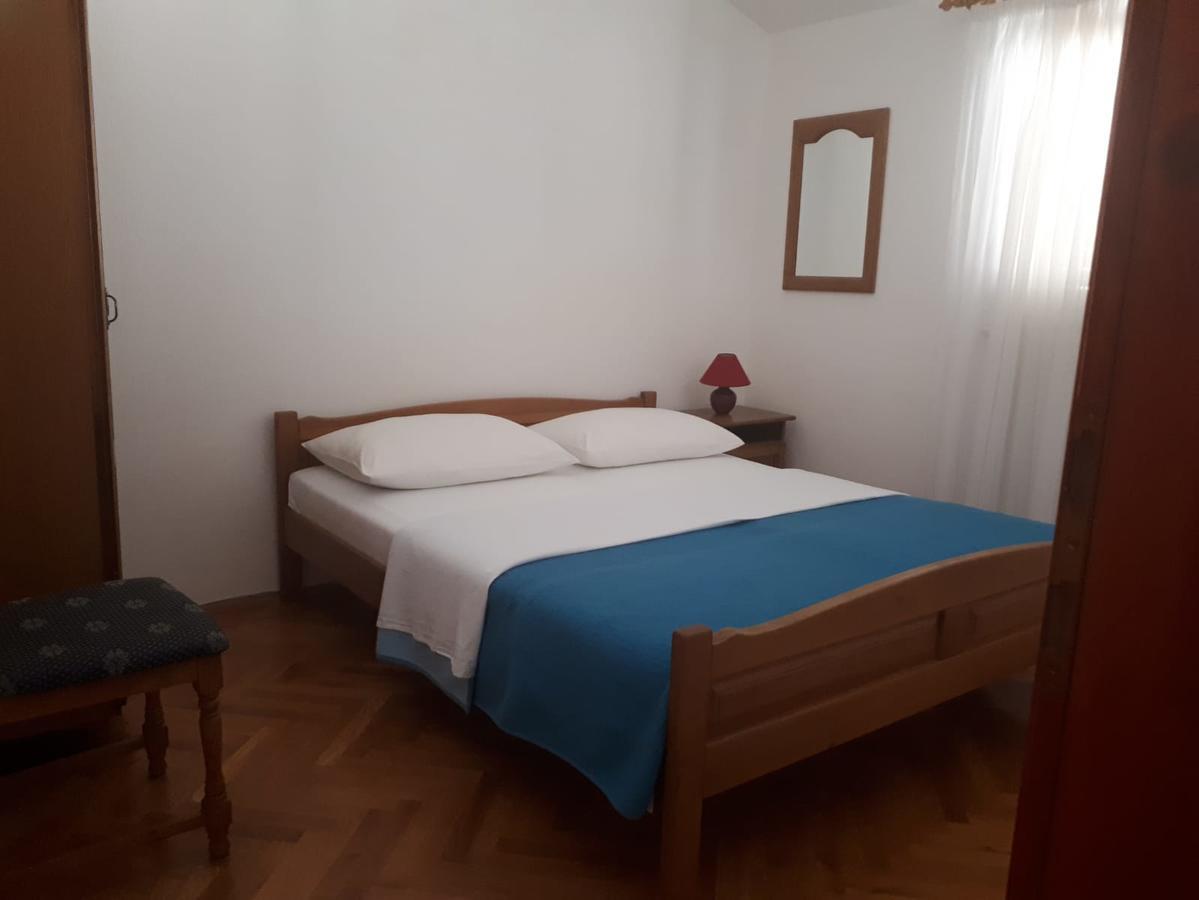 Apartments Ivanka Стариград-Пакленица Екстериор снимка